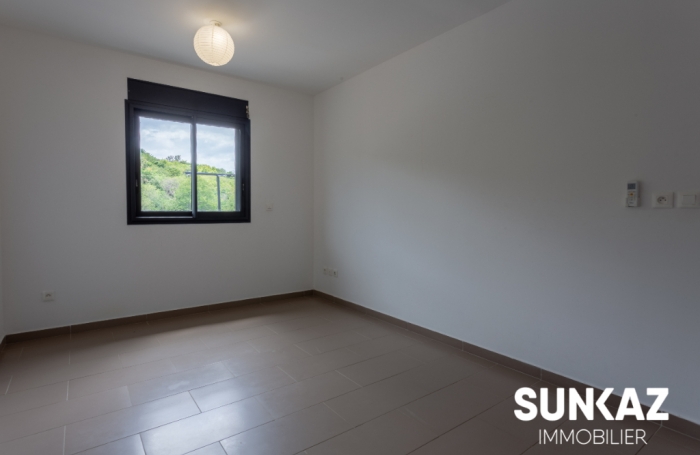 Location Maison 110m² 5 pièces Etang-Sale
