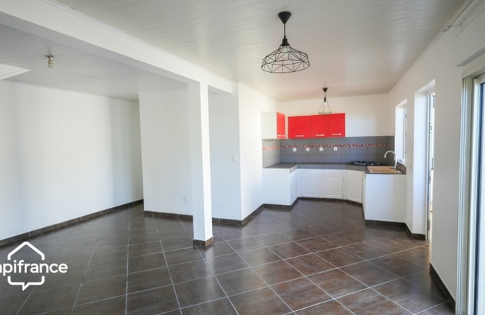 Location Maison 90m&sup2; 3 pi&#232;ces Saint Gilles Les Hauts