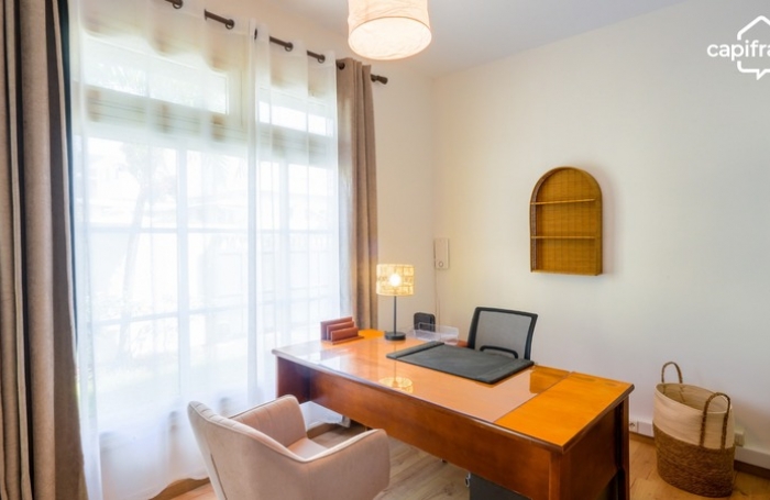 Location Maison 166m&sup2; 7 pi&#232;ces Saint Denis