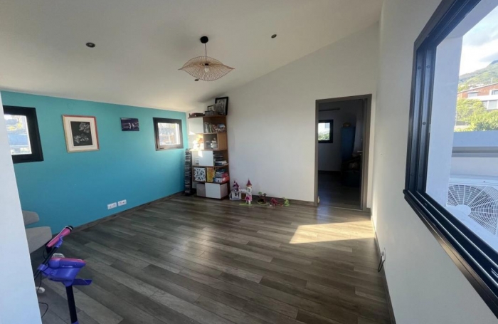 Location Maison 190m&sup2; 7 pi&#232;ces Sainte Clotilde