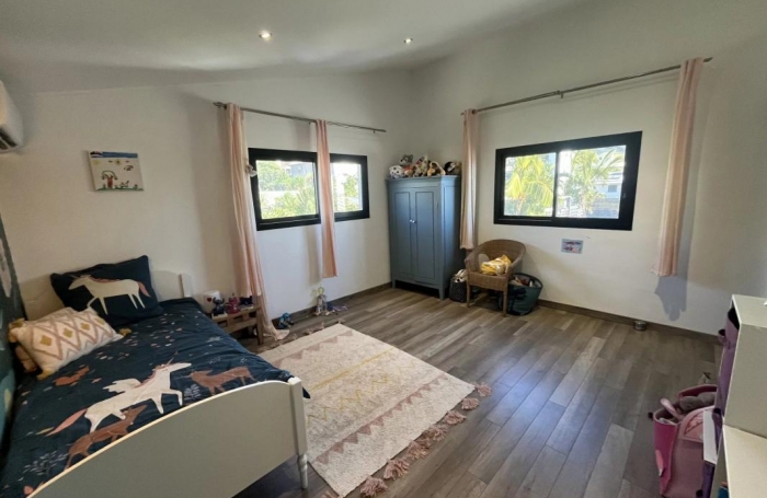 Location Maison 190m&sup2; 7 pi&#232;ces Sainte Clotilde