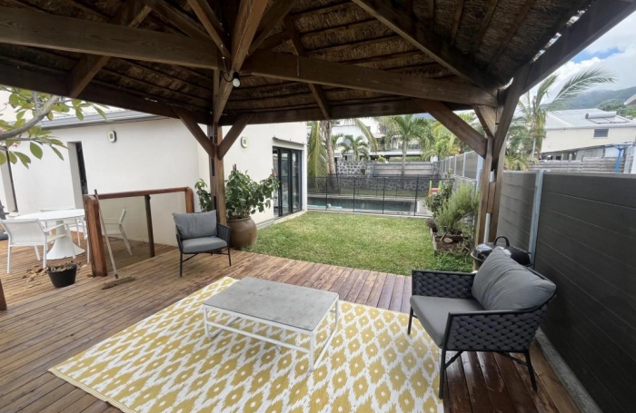 Location Maison 190m&sup2; 7 pi&#232;ces Sainte Clotilde
