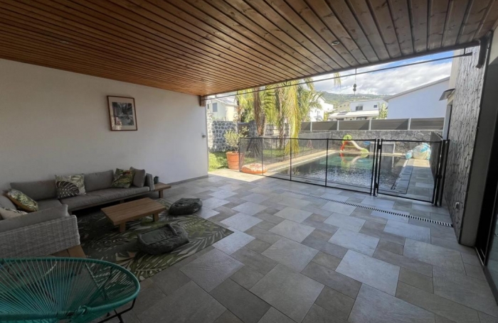 Location Maison 190m&sup2; 7 pi&#232;ces Sainte Clotilde