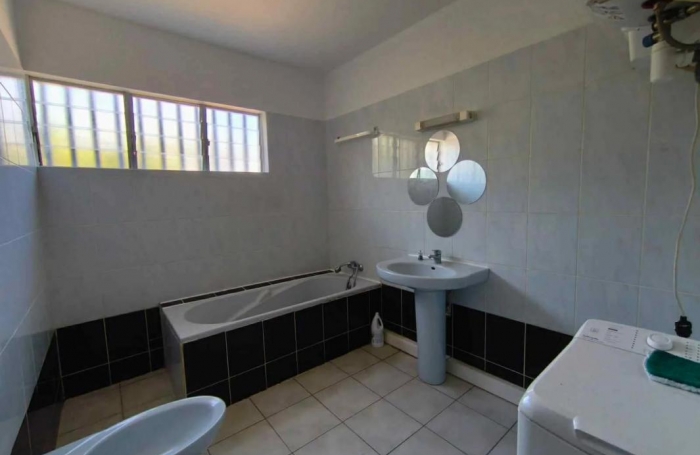 Location Maison 95m&sup2; 4 pi&#232;ces Saint Gilles les Bains