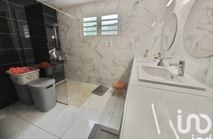Vente Maison 137m&sup2; 5 pi&#232;ces Trois Bassins