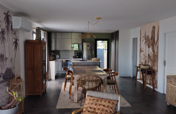 A louer : grande maison F4 + T2 avec terrasse et piscine à louer à La Possession
