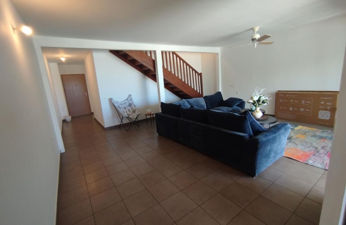 Location Maison 118.48m&sup2; 5 pi&#232;ces Saint Gilles Les Hauts