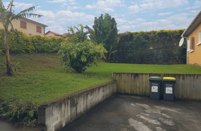 Vendu Loué : VILLA F4  de 80 m2 au 17 ième KM, LE TAMPON