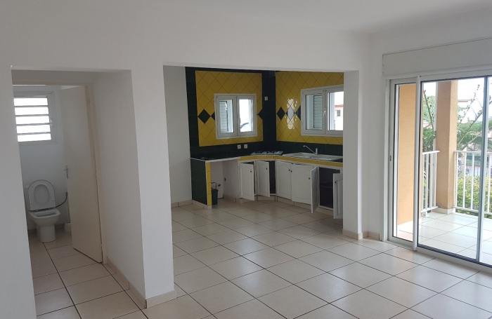Vendu Loué : VILLA F4  de 80 m2 au 17 ième KM, LE TAMPON