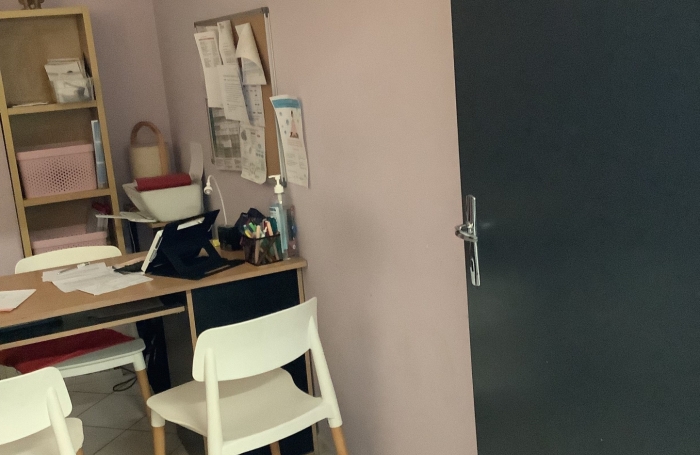 LOCAL PROFESSIONNEL 70M2 TAMPON
