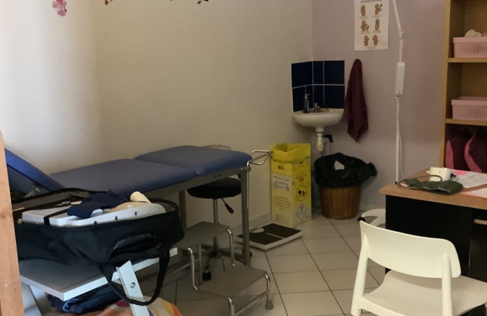 LOCAL PROFESSIONNEL 70M2 TAMPON