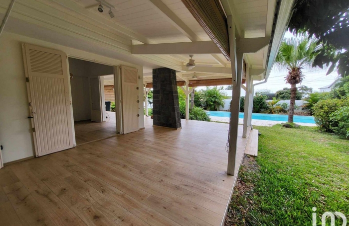Vente Maison 150m&sup2; 4 pi&#232;ces Saint Gilles les Bains