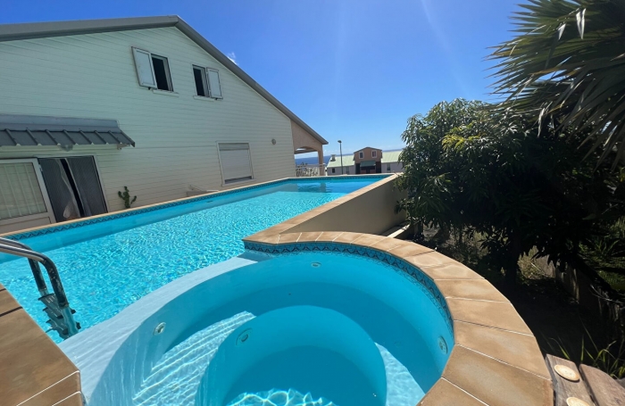 Location Maison 189m² 8 pièces Saint Gilles les Bains