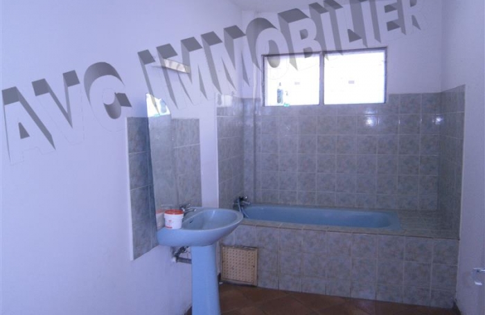 Vente Local commercial 90m² Les Avirons