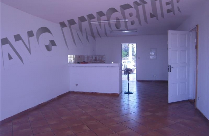 Vente Local commercial 90m² Les Avirons