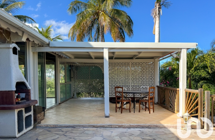 Vente Maison 128m&sup2; 5 pi&#232;ces Saint Gilles les Bains