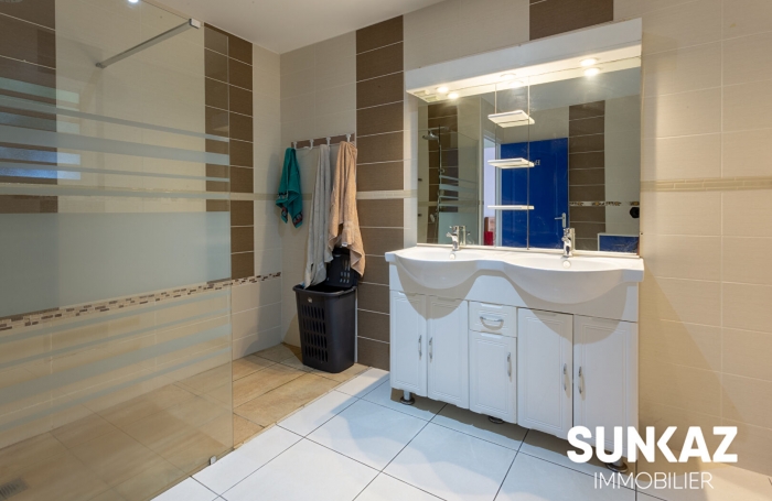 Location Maison 115.7m² 5 pièces Ravine des Cabris