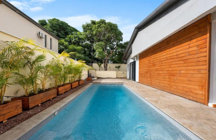 Vente Maison 130m&sup2; 4 pi&#232;ces Saint Gilles les Bains