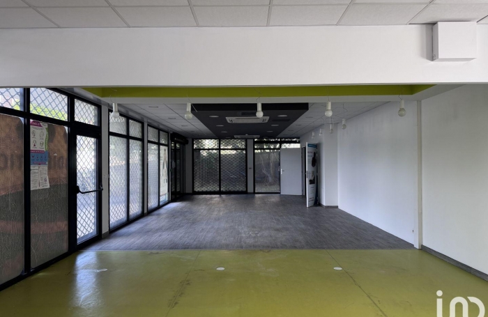 Vente Local commercial 200m&sup2; Sainte Marie