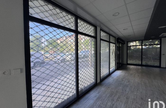 Vente Local commercial 200m&sup2; Sainte Marie