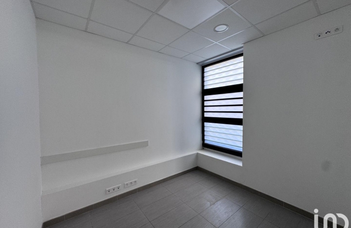 Vente Local commercial 200m&sup2; Sainte Marie