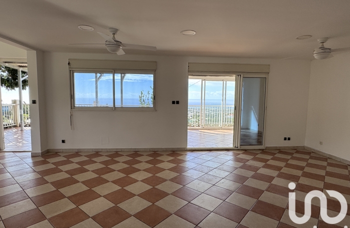 Vente Maison 102m&sup2; 5 pi&#232;ces Sainte Clotilde