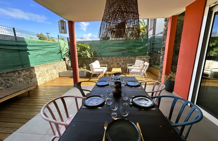 T3 meublé avec terrasse, jardin, jacuzzi à Saint Paul