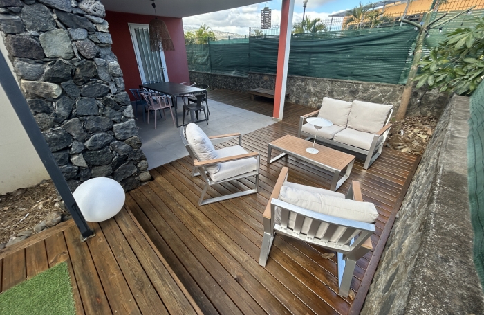 T3 meublé avec terrasse, jardin, jacuzzi à Saint Paul