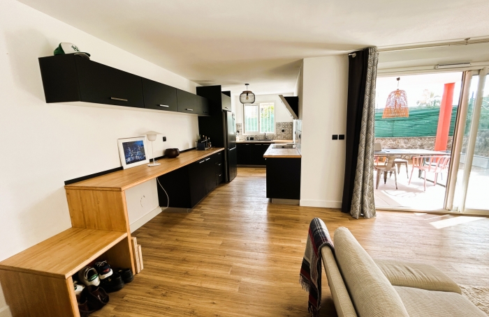 T3 meublé avec terrasse, jardin, jacuzzi à Saint Paul