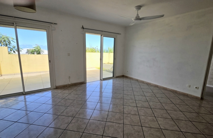 SAINT JOSEPH 97480 - MAISON À ETAGE - ENTRETENUE ET LUMINEUSE - VUE MER - PROCHE COMMODITES