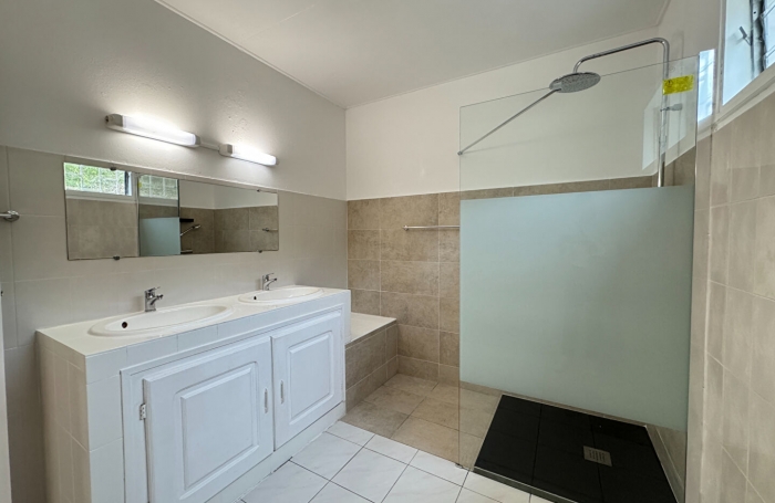Location Maison 81.59m² 4 pièces Sainte Clotilde