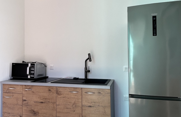Location Meublée - Studio Neuf disponible
