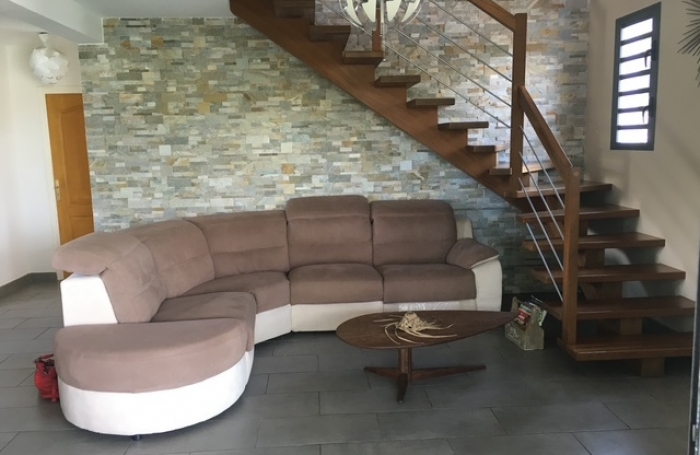 A LOUER VILLA F4 MEUBLEE - RAVINE DES CABRIS - LOYER 1950€ TTC