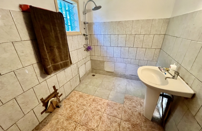 TAMPON 97430 - VILLA F4 À ÉTAGE - VASTE TERRAIN - SECTEUR VERDOYANT ET PAISIBLE - PROCHE COMMODITÉS