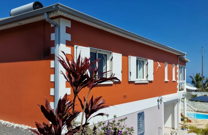 A VENDRE - Villa F4 à étage avec piscine à Petite-Ile - 462000€ FAI