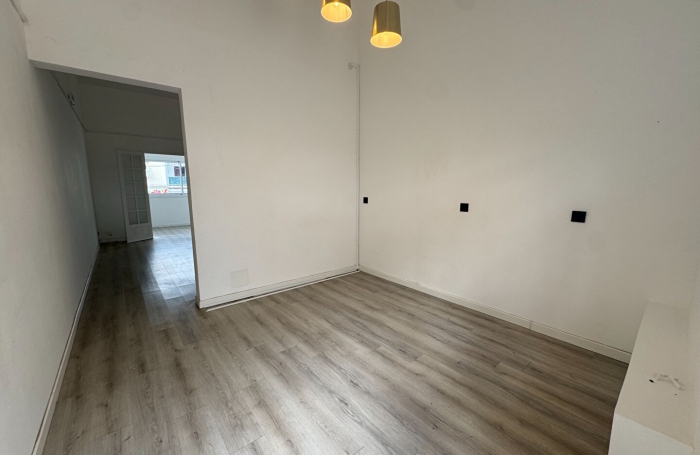 Location Local commercial 106m² 5 pièces Sainte Clotilde