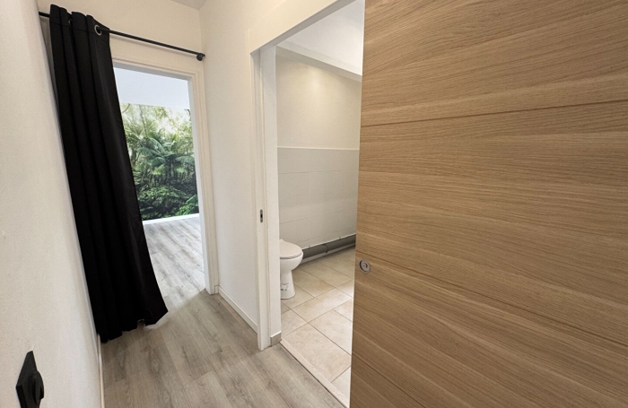 Location Local commercial 106m² 5 pièces Sainte Clotilde