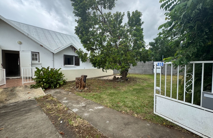 Location Local commercial 106m² 5 pièces Sainte Clotilde