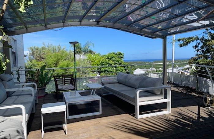 Vente Maison 193m&sup2; 6 pi&#232;ces Saint Gilles les Bains