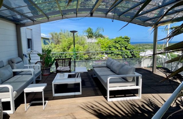 Vente Maison 193m&sup2; 6 pi&#232;ces Saint Gilles les Bains