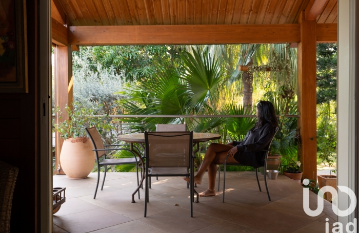 Vente Divers 500m&sup2; 7 pi&#232;ces Saint Gilles les Bains