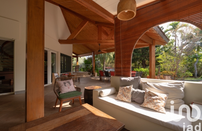 Vente Divers 500m&sup2; 7 pi&#232;ces Saint Gilles les Bains