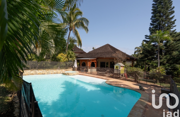 Vente Divers 500m&sup2; 7 pi&#232;ces Saint Gilles les Bains