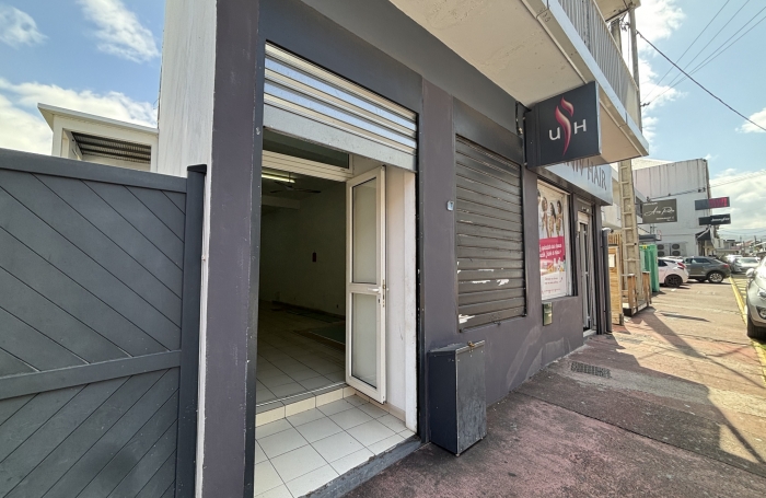 Location Local commercial 97450