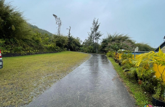 Location Local commercial 316m&sup2; 2 pi&#232;ces Saint-Benoît