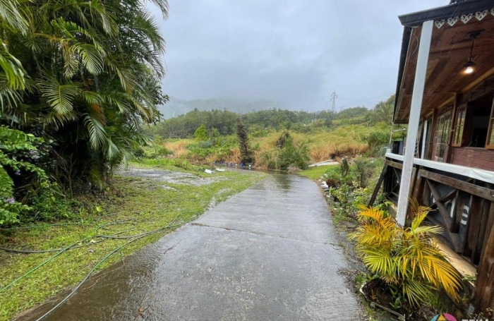 Location Local commercial 316m&sup2; 2 pi&#232;ces Saint-Benoît