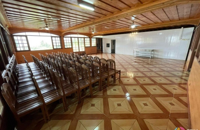 Location Local commercial 316m&sup2; 2 pi&#232;ces Saint-Benoît