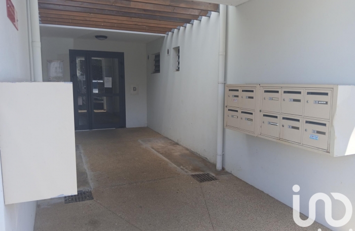 Vente Appartement 45m&sup2; 2 pi&#232;ces Sainte Suzanne