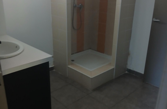 Vente Appartement 45m&sup2; 2 pi&#232;ces Sainte Suzanne