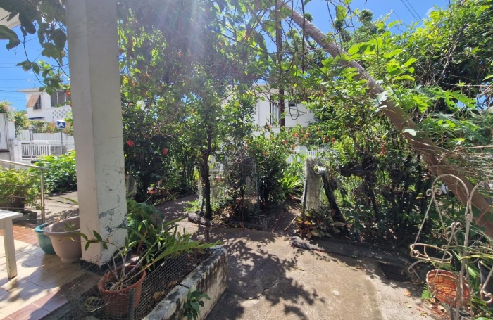 Vente Maison 92.5m&sup2; 6 pièces Saint Denis